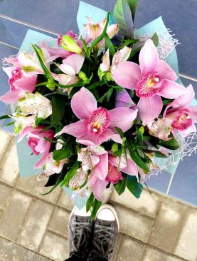 Buchet 7 Cymbidium și 4 Alstomeri